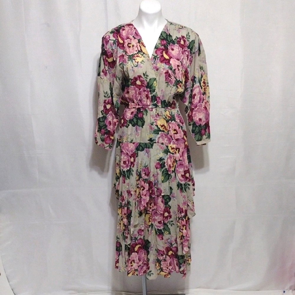 Phoebe Floral Surplice V-Neck Dress Layered Drapey Skirt Size 6 Romantic Chic